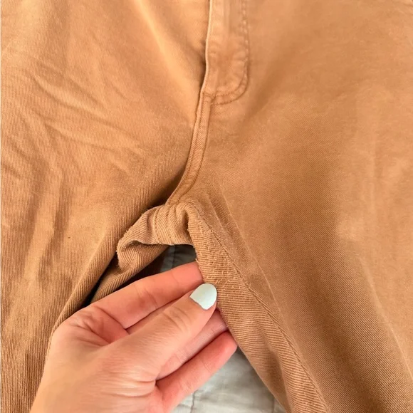 Everlane Utility Barrel Pant Khaki - Picture 4 of 5